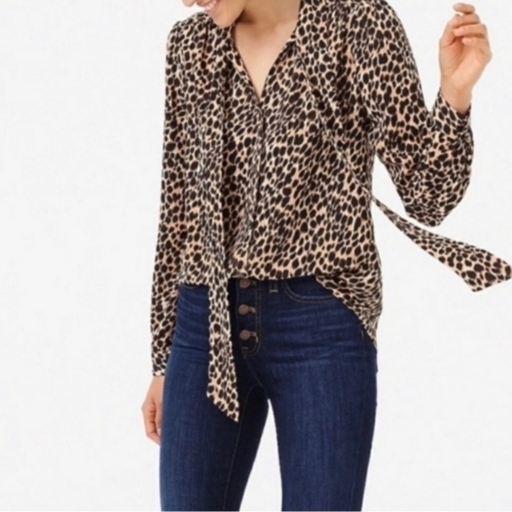 J.Crew 100% Silk Leopard print Blouse w/tie neck & long sleeves Size Medium - Picture 1 of 10
